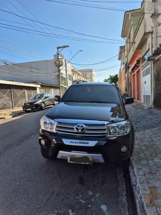 TOYOTA HILUX SW4 2.7 SR 4X2 7 LUGARES 16V GASOLINA 4P AUTOMÁTICO TOYOTA HILUX SW4 2.7 SR 4X2 7 LUGARES 16V GASOLINA 4P AUTOMÁTICO